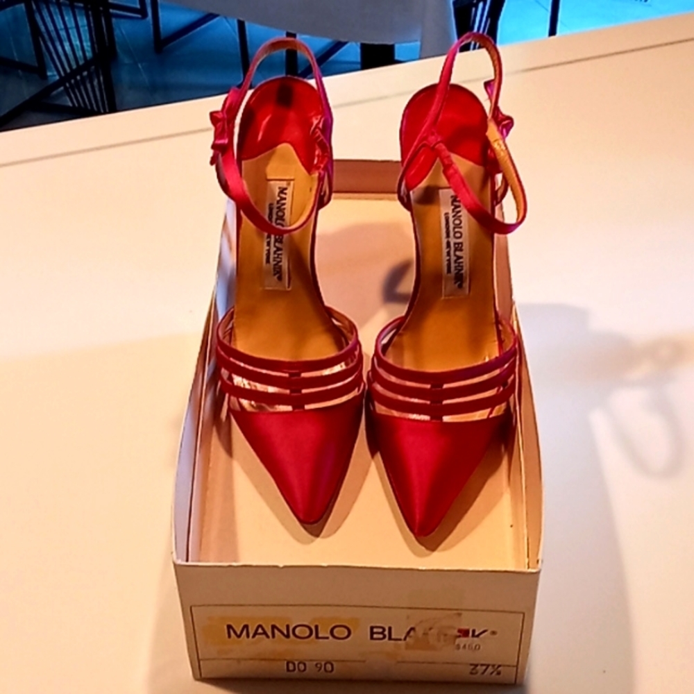 Pair of 37.5 Manolo Blahnik heels, fuscia